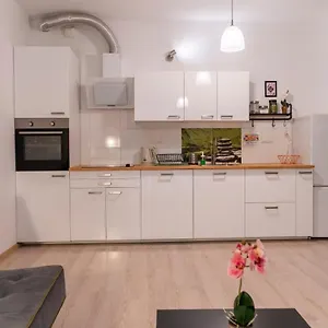 First - żoliborz 6 Apartament Warszawa
